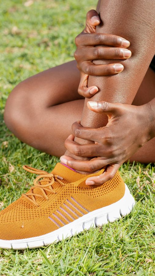 Schienbeinschmerzen beim Laufen: Bild von Shin Splints zur Verdeutlichung der Symptome.