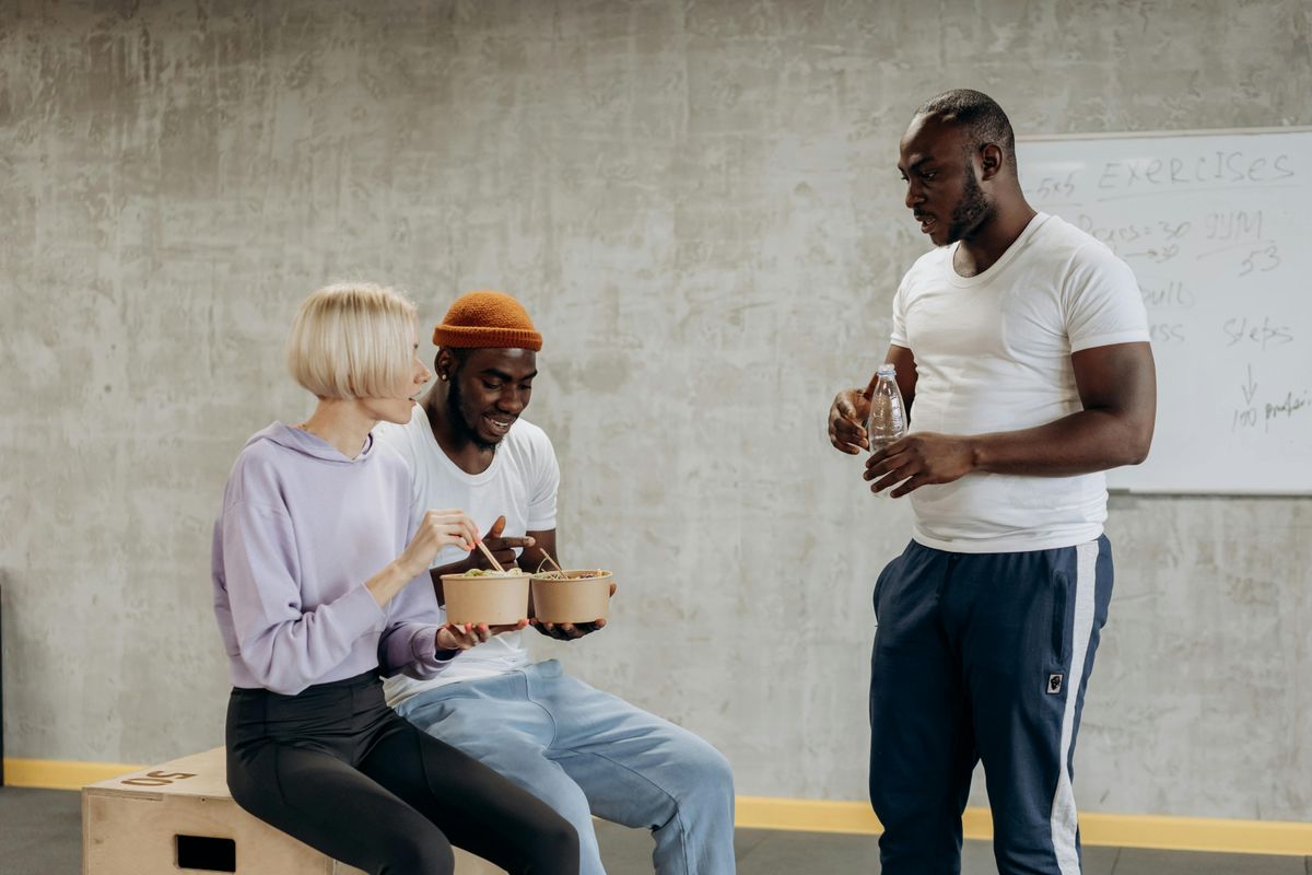 Post-Workout-Mahlzeit: was sollte man nach dem Sport essen, um die Regeneration zu fördern?